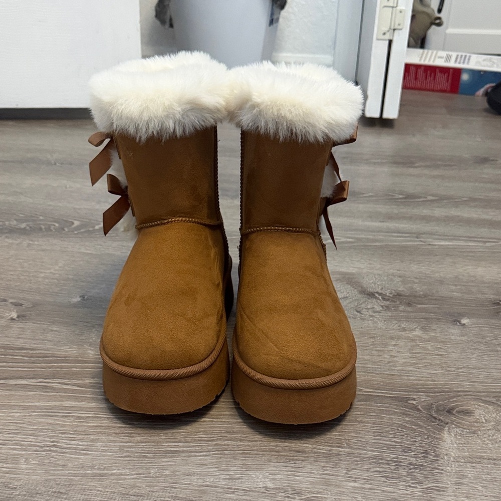 Women’s Chestnut Faux Fur Bow Winter Boots